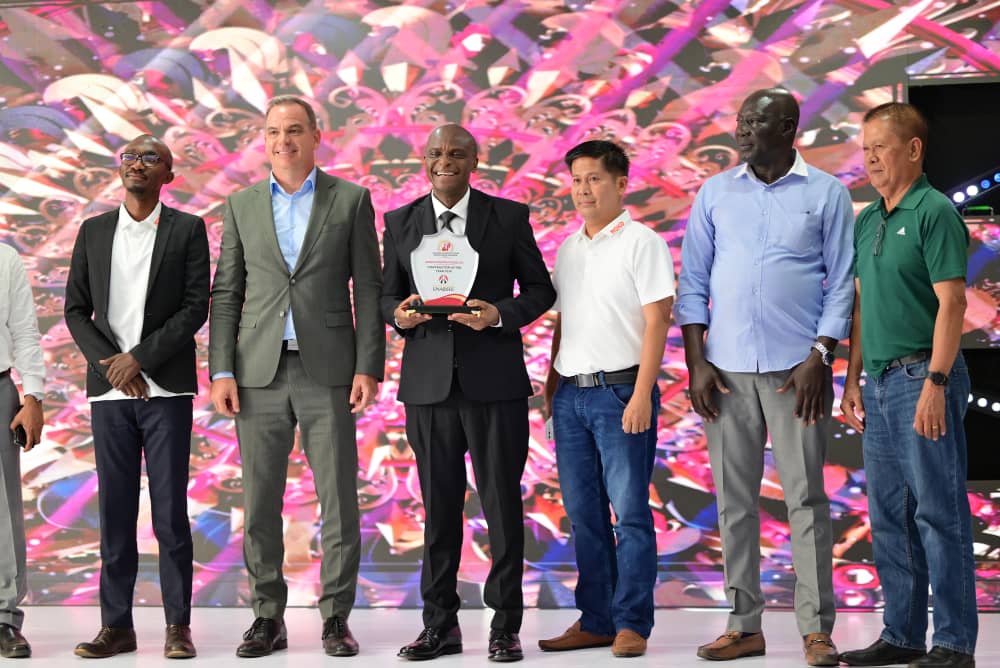 ROKO Construction receiving an industry award